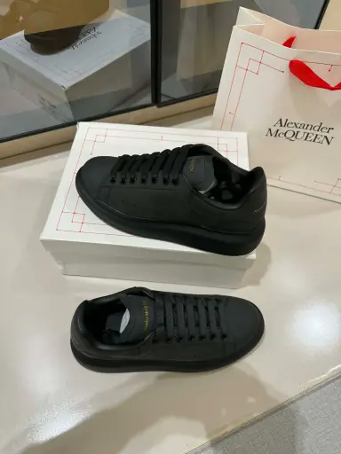 Alexander MeQUEEN Black